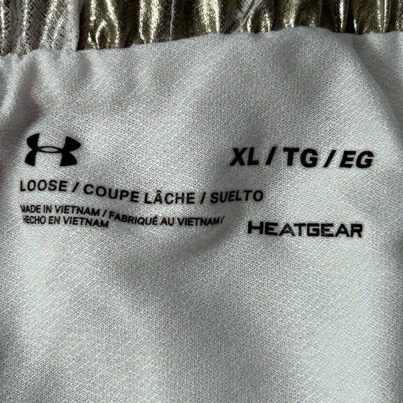 Under Armour, women’s size, extra large speed, stride, print shorts, heat gear - Picture 8 of 9